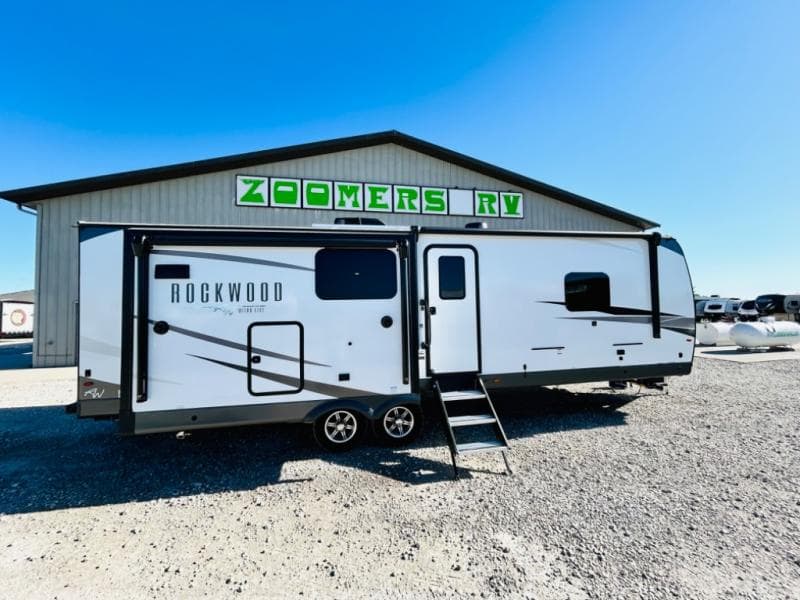 2024 Forest River 2024 Forest River Rockwood Ultra Lite - thumbnail 4