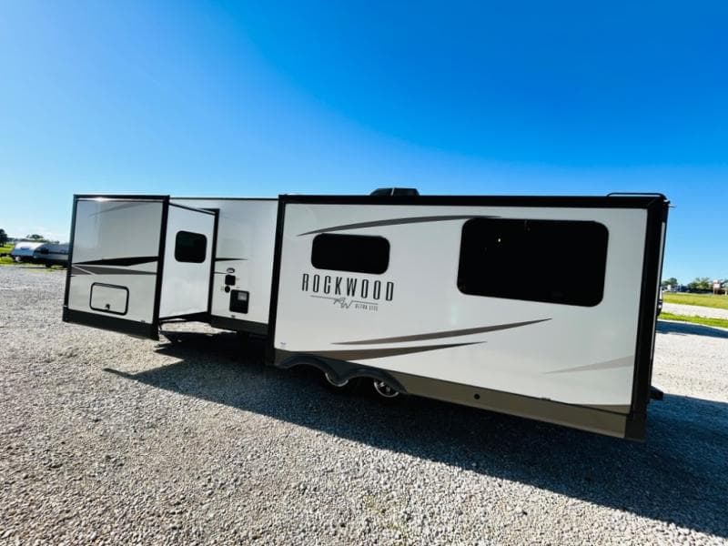 2024 Forest River 2024 Forest River Rockwood Ultra Lite - thumbnail 5