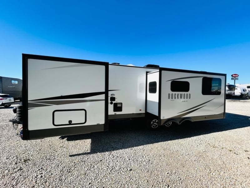 2024 Forest River 2024 Forest River Rockwood Ultra Lite - thumbnail 7