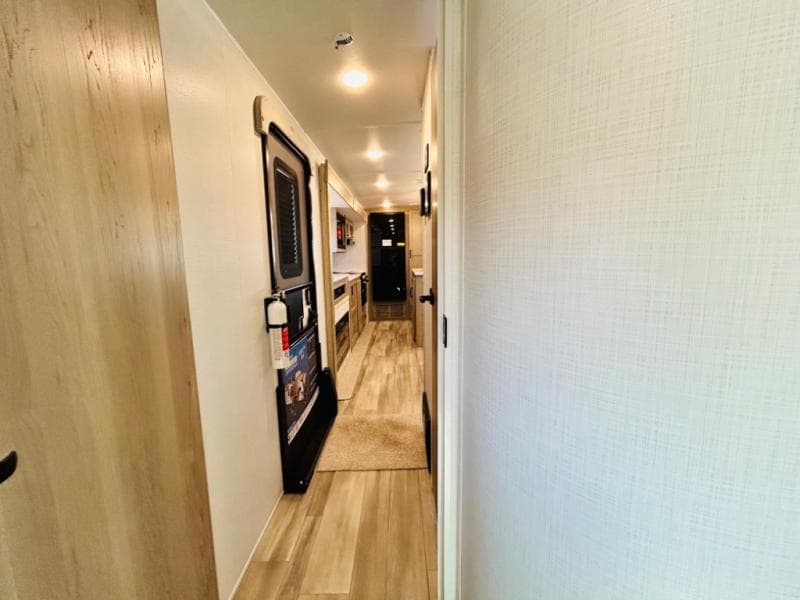 2024 Forest River 2024 Forest River Rockwood Ultra Lite - thumbnail 21