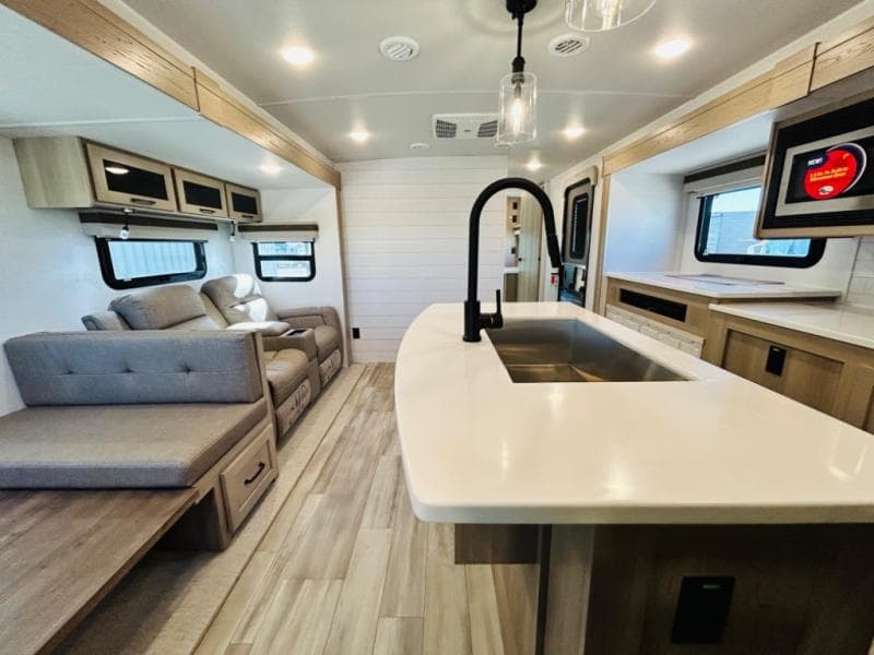 2024 Forest River 2024 Forest River Rockwood Ultra Lite - thumbnail 22
