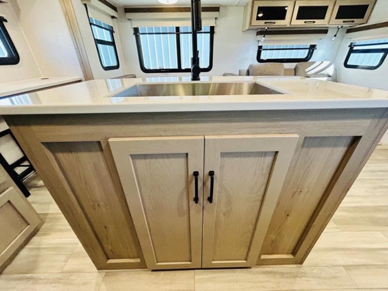 2024 Forest River 2024 Forest River Rockwood Ultra Lite - thumbnail 28