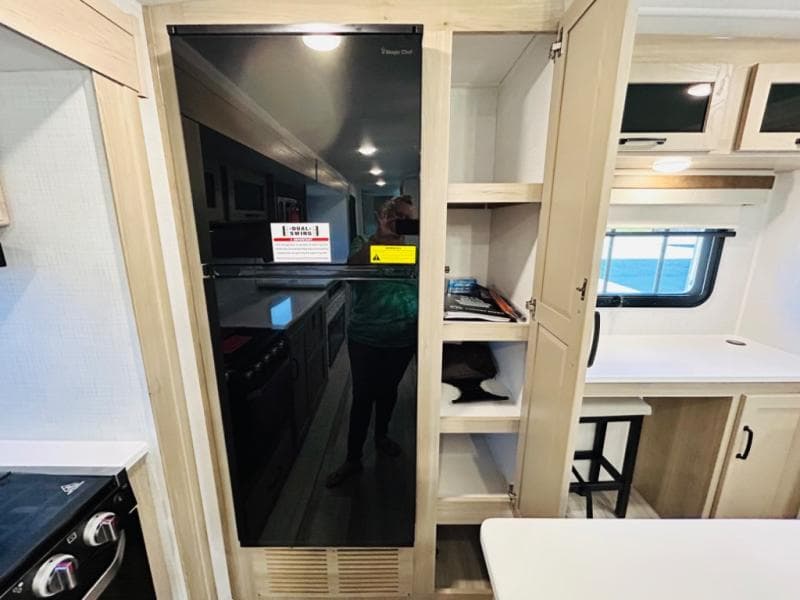 2024 Forest River 2024 Forest River Rockwood Ultra Lite - thumbnail 31