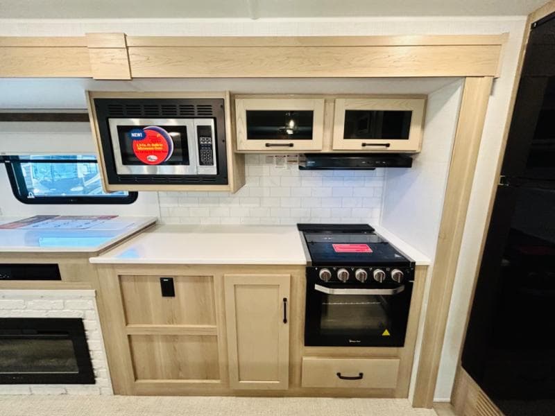 2024 Forest River 2024 Forest River Rockwood Ultra Lite - thumbnail 34