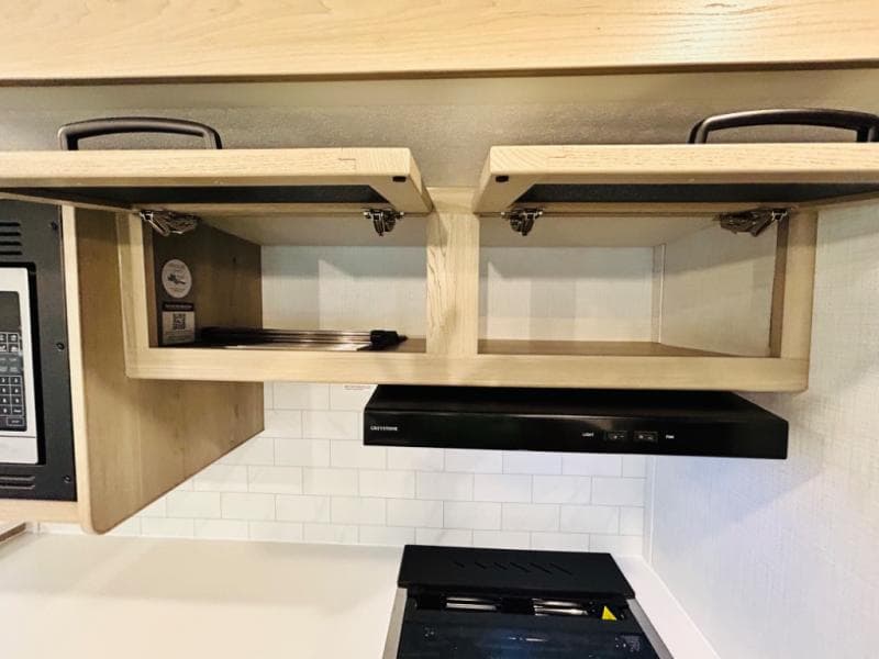 2024 Forest River 2024 Forest River Rockwood Ultra Lite - thumbnail 36