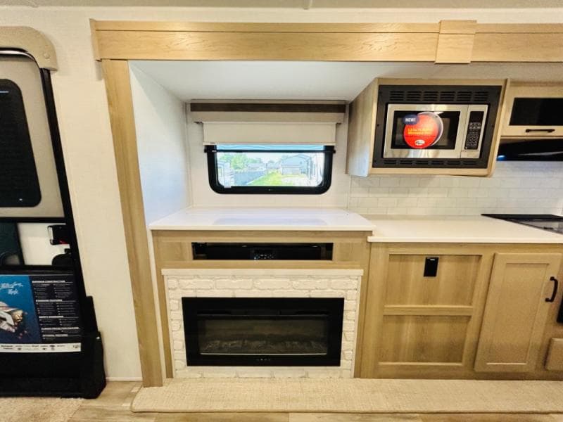 2024 Forest River 2024 Forest River Rockwood Ultra Lite - thumbnail 41