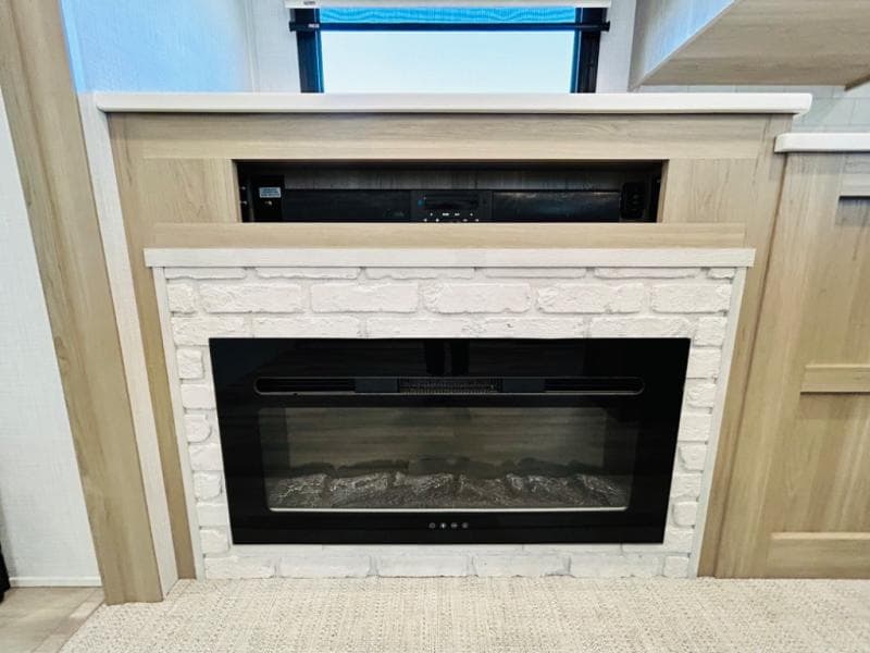 2024 Forest River 2024 Forest River Rockwood Ultra Lite - thumbnail 43