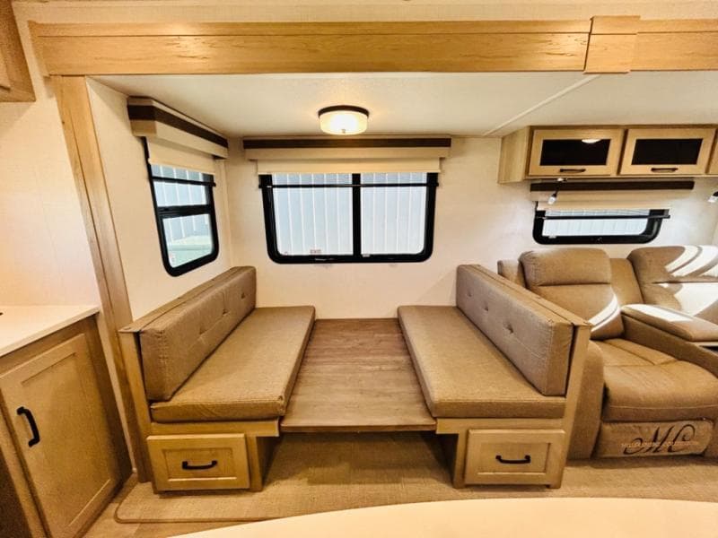 2024 Forest River 2024 Forest River Rockwood Ultra Lite - thumbnail 49