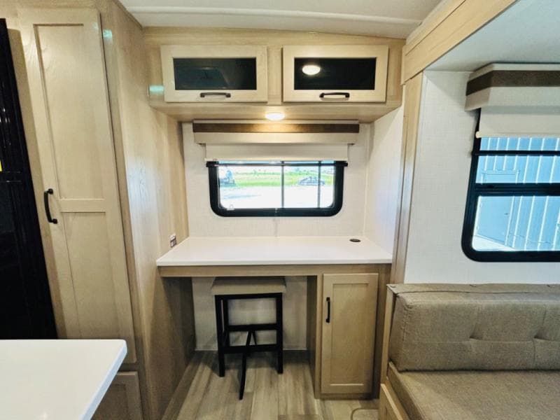 2024 Forest River 2024 Forest River Rockwood Ultra Lite - thumbnail 55