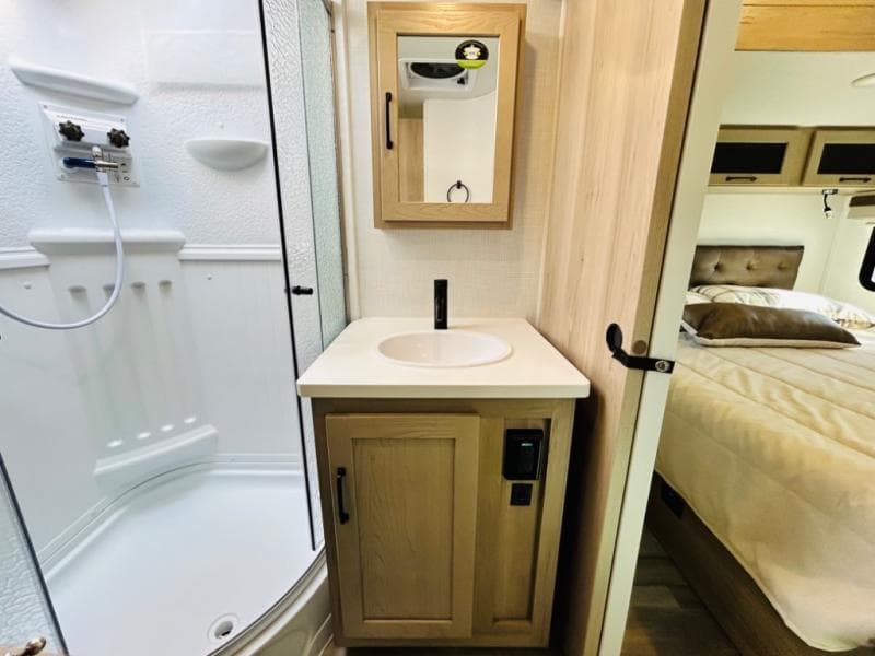 2024 Forest River 2024 Forest River Rockwood Ultra Lite - thumbnail 62