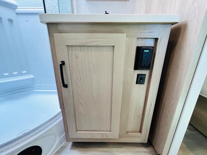 2024 Forest River 2024 Forest River Rockwood Ultra Lite - thumbnail 66