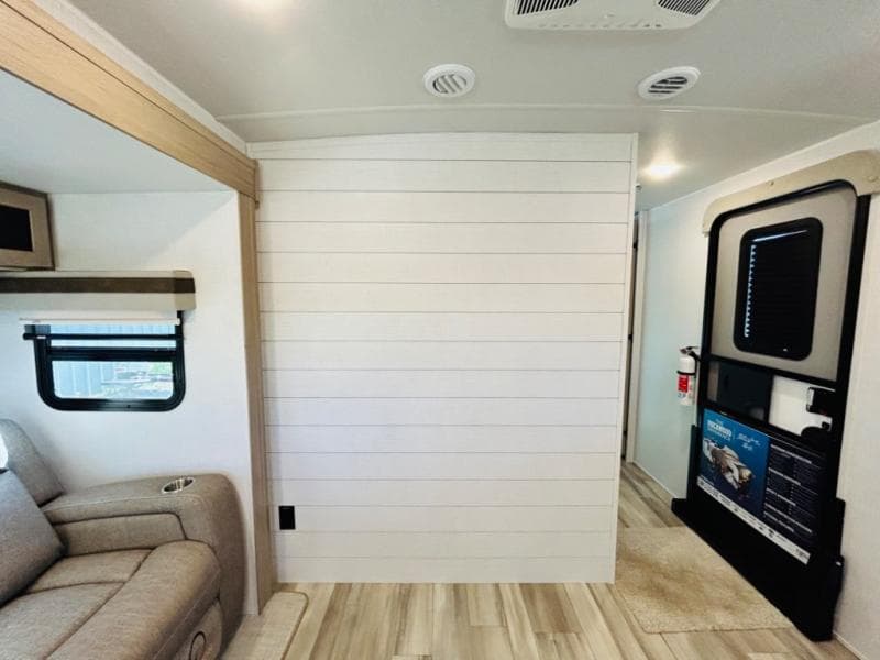 2024 Forest River 2024 Forest River Rockwood Ultra Lite - thumbnail 74