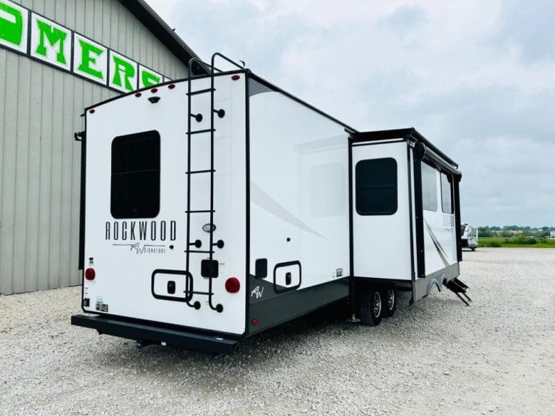 2024 Forest River 2024 Forest River Rockwood Signature - thumbnail 5