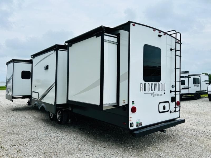 2024 Forest River 2024 Forest River Rockwood Signature - thumbnail 7