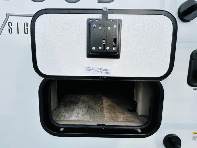 2024 Forest River 2024 Forest River Rockwood Signature - thumbnail 12