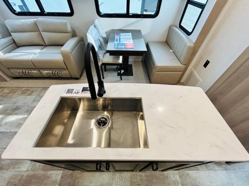 2024 Forest River 2024 Forest River Rockwood Signature - thumbnail 31