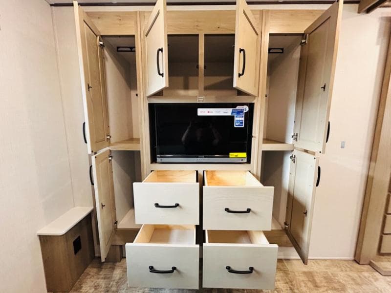 2024 Forest River 2024 Forest River Rockwood Signature - thumbnail 63