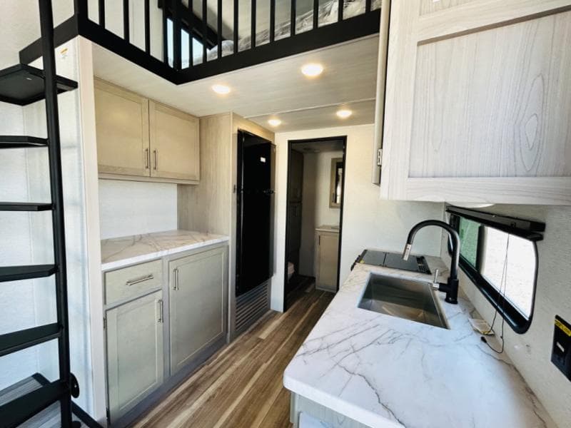 2025 Keystone RV 2025 Keystone RV Springdale Mini - thumbnail 18