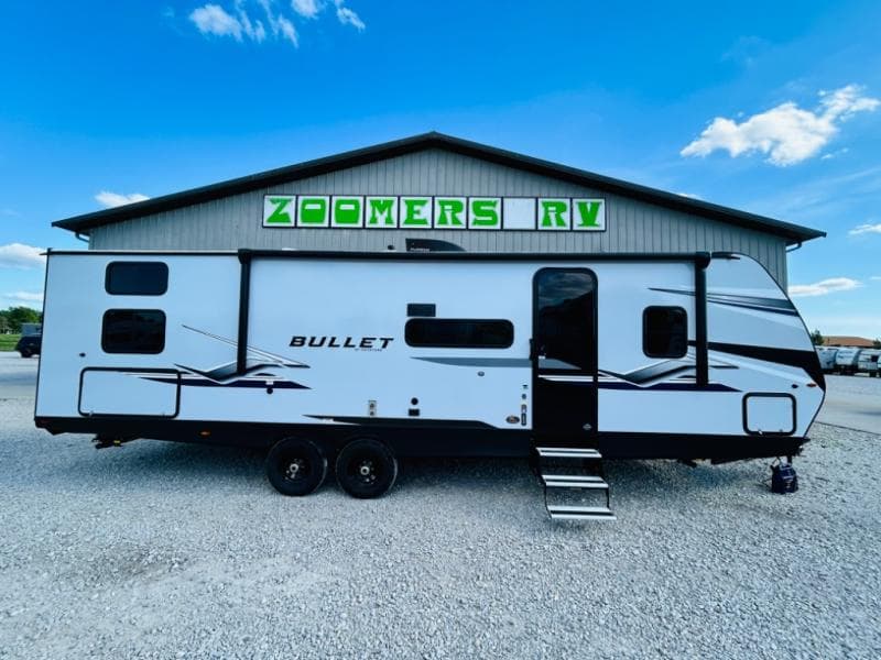 2024 Keystone RV 2024 Keystone RV Bullet Classic - thumbnail 4