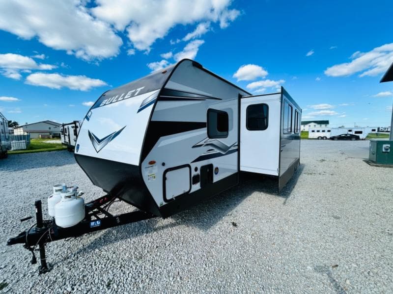 2024 Keystone RV 2024 Keystone RV Bullet Classic - thumbnail 9