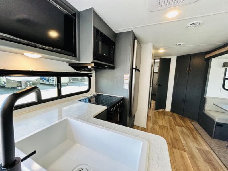 2024 Keystone RV 2024 Keystone RV Bullet Classic - thumbnail 24