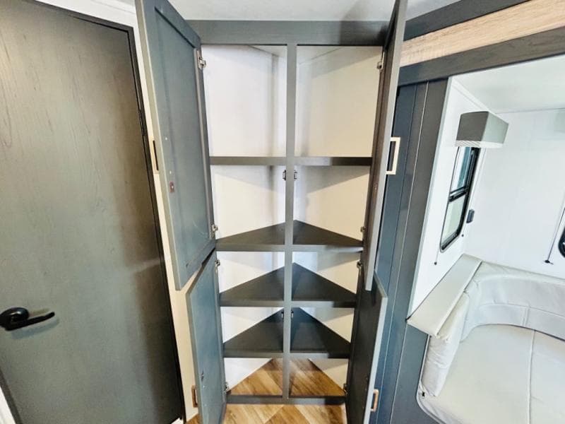 2024 Keystone RV 2024 Keystone RV Bullet Classic - thumbnail 41