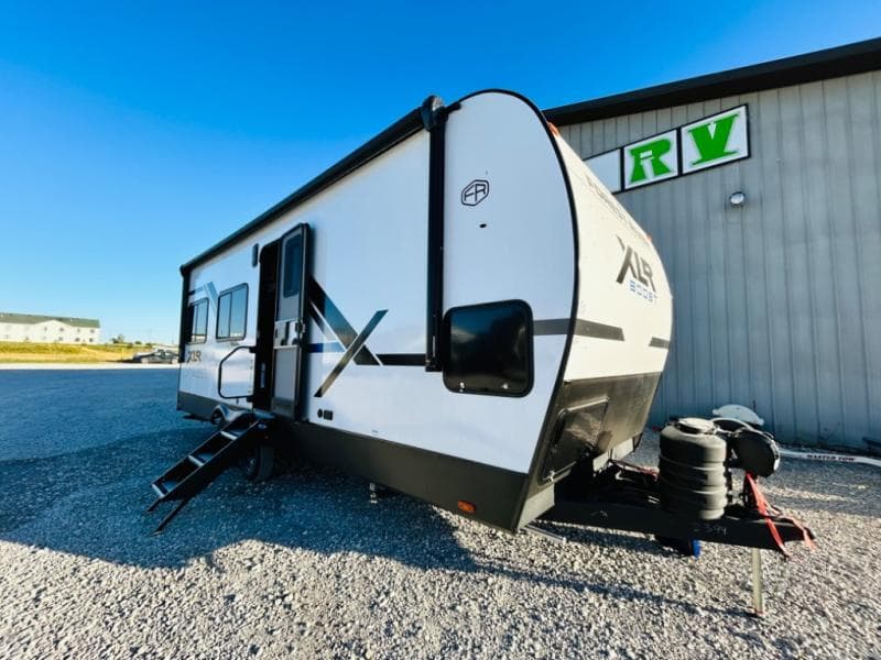 2025 Forest River 2025 Forest River Xlr Boost Toy Hauler - thumbnail 3