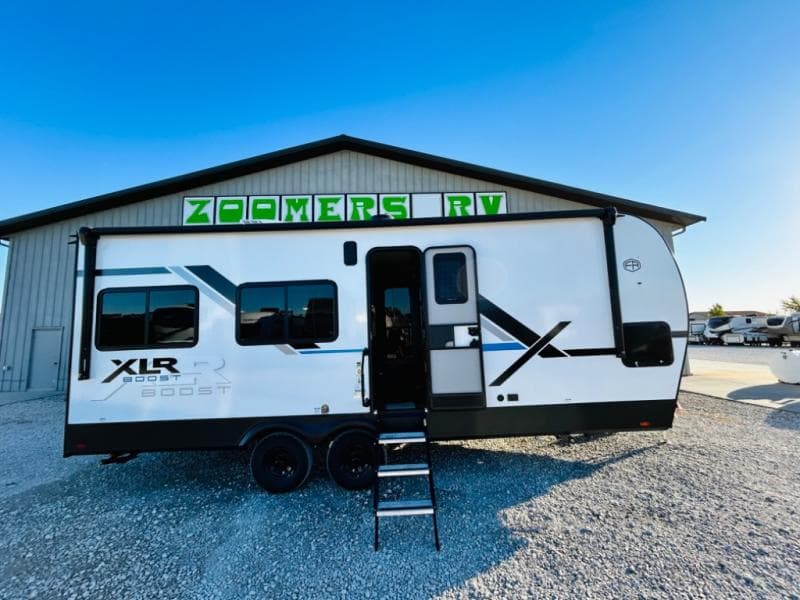 2025 Forest River 2025 Forest River Xlr Boost Toy Hauler - thumbnail 4