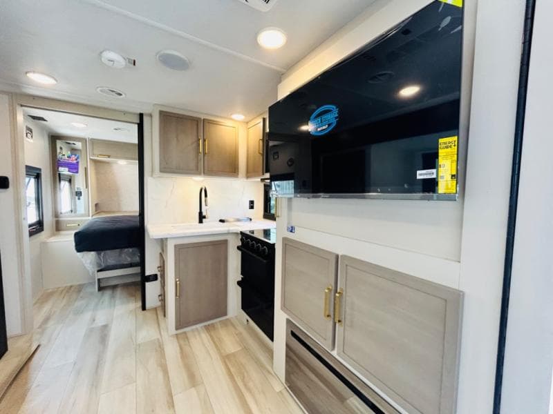 2025 Forest River 2025 Forest River Salem Hemisphere Hyper-Lyte - thumbnail 22