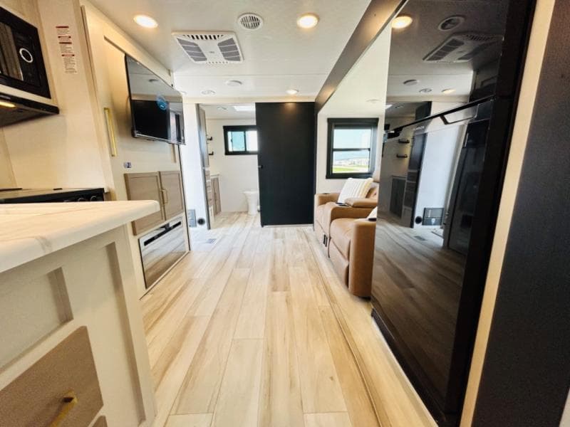 2025 Forest River 2025 Forest River Salem Hemisphere Hyper-Lyte - thumbnail 23