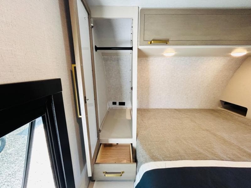 2025 Forest River 2025 Forest River Salem Hemisphere Hyper-Lyte - thumbnail 81