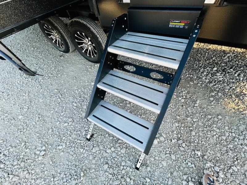 2025 Keystone 2025 Keystone Outback - thumbnail 11