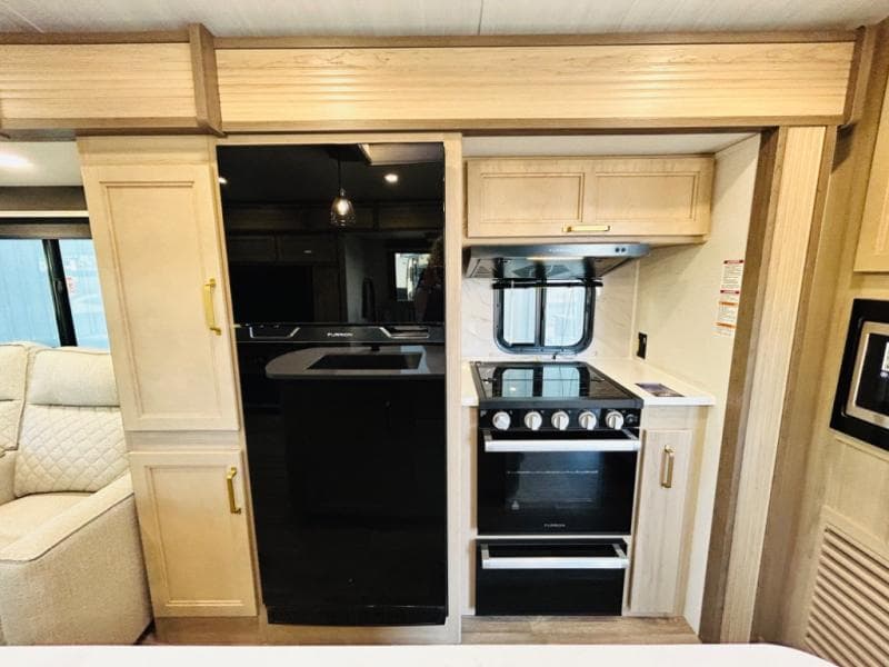 2025 Keystone 2025 Keystone Outback - thumbnail 21