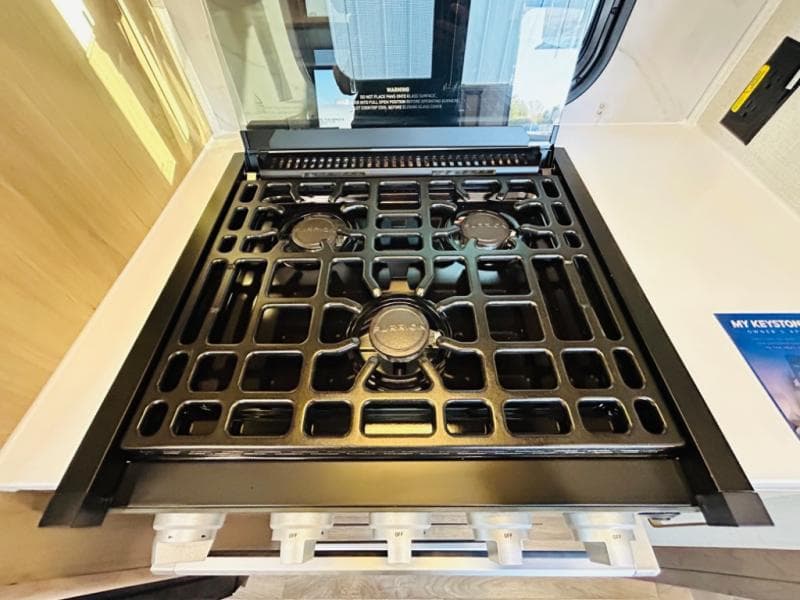 2025 Keystone 2025 Keystone Outback - thumbnail 23