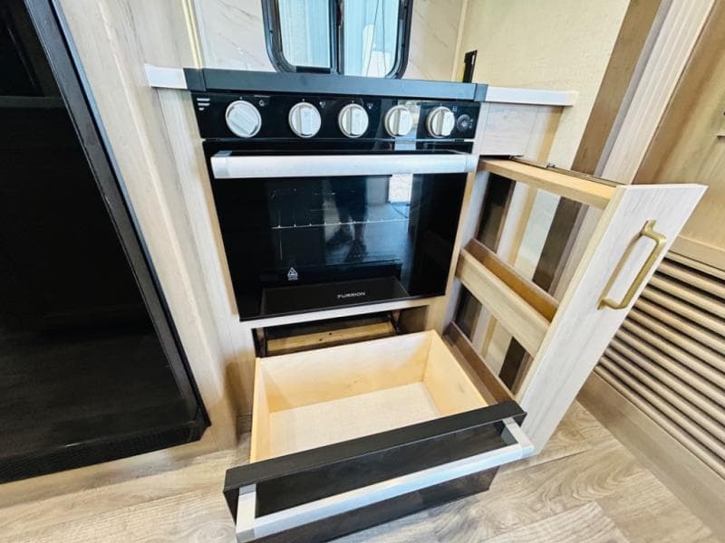 2025 Keystone 2025 Keystone Outback - thumbnail 25