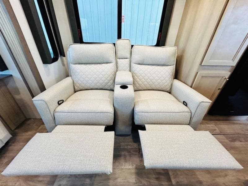 2025 Keystone 2025 Keystone Outback - thumbnail 35