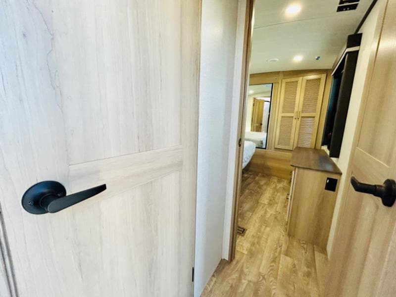 2025 Keystone 2025 Keystone Outback - thumbnail 48