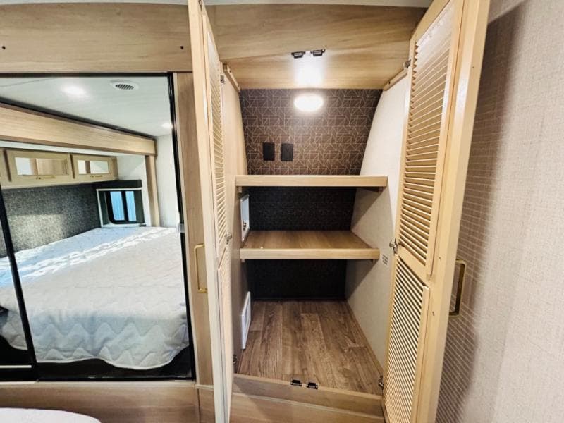 2025 Keystone 2025 Keystone Outback - thumbnail 62