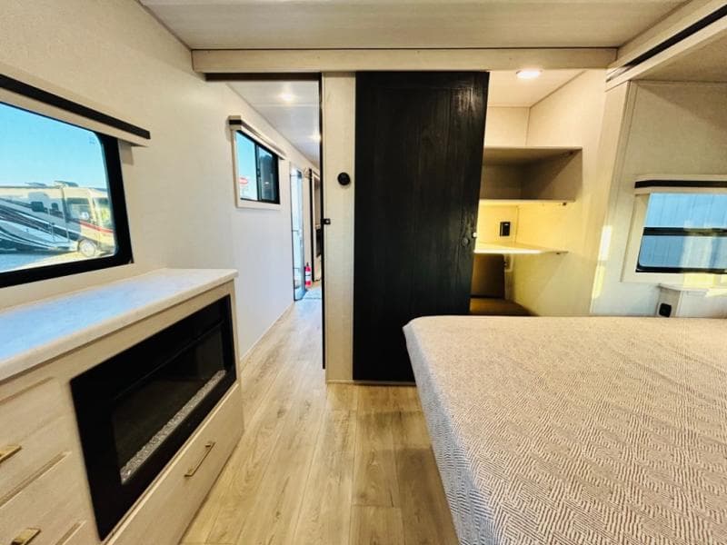 2025 Forest River 2025 Forest River Surveyor - thumbnail 24