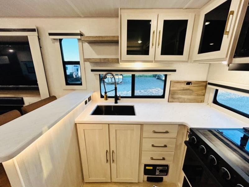 2025 Forest River 2025 Forest River Surveyor - thumbnail 43