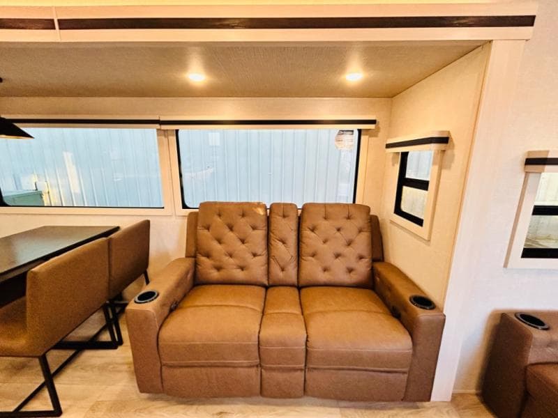 2025 Forest River 2025 Forest River Surveyor - thumbnail 63