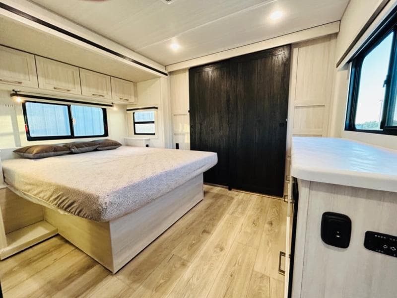 2025 Forest River 2025 Forest River Surveyor - thumbnail 82