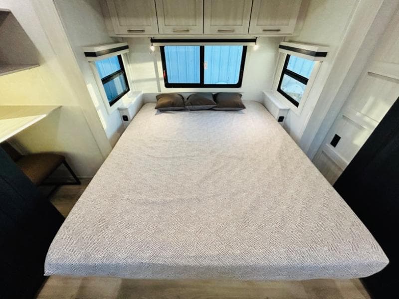 2025 Forest River 2025 Forest River Surveyor - thumbnail 95