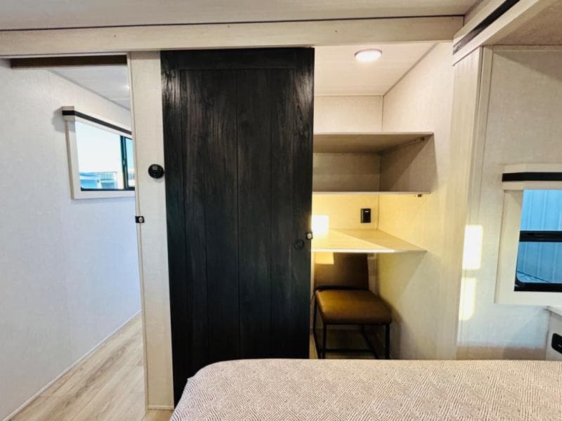 2025 Forest River 2025 Forest River Surveyor - thumbnail 97