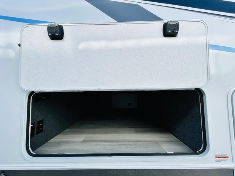 2025 Forest River 2025 Forest River Wildcat - thumbnail 17