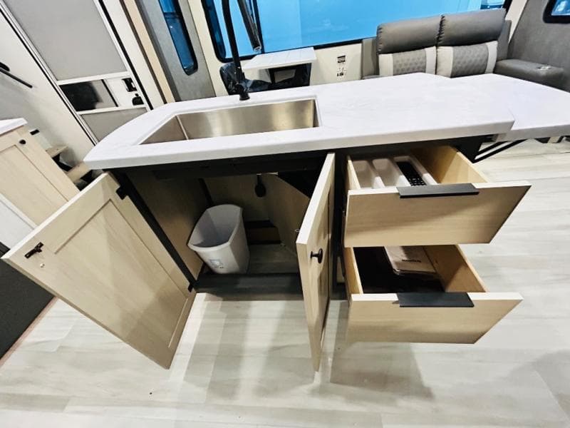 2025 Forest River 2025 Forest River Wildcat - thumbnail 36