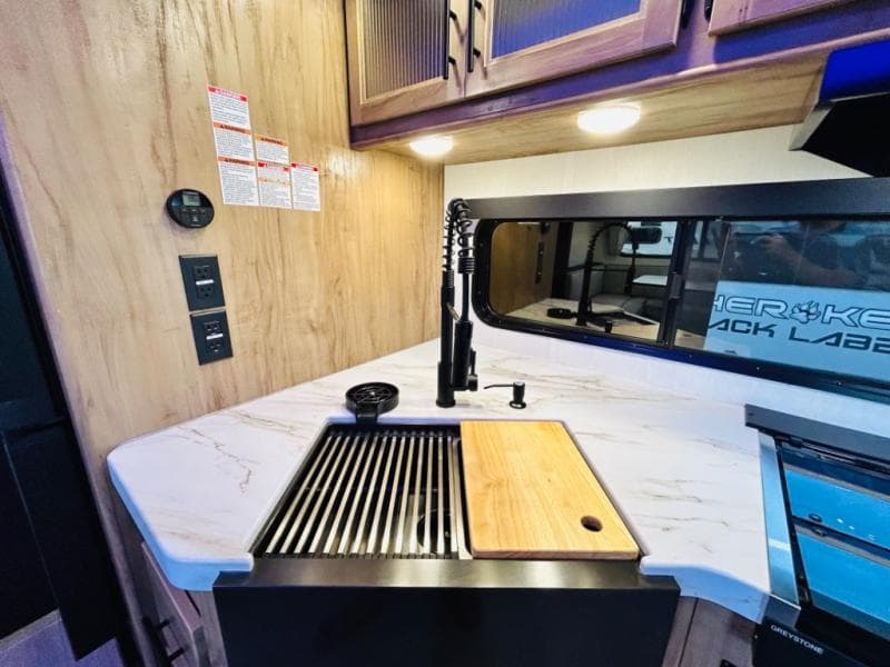 2025 Forest River 2025 Forest River Cherokee Grey Wolf - thumbnail 28