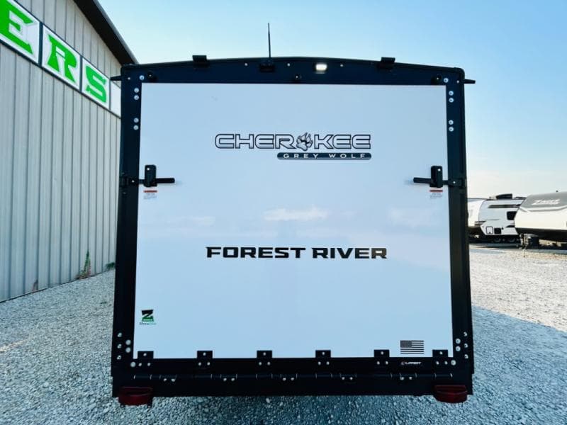 2025 Forest River 2025 Forest River Cherokee Grey Wolf - thumbnail 6