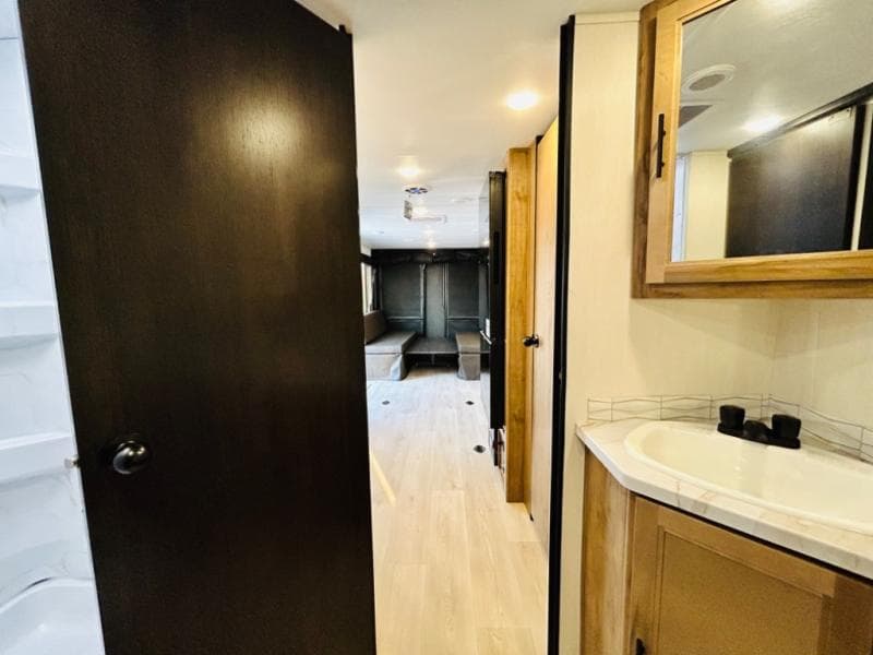 2025 Forest River 2025 Forest River Cherokee Grey Wolf - thumbnail 23