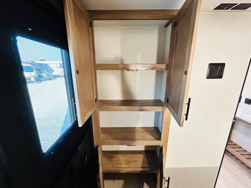 2025 Forest River 2025 Forest River Cherokee Grey Wolf - thumbnail 76